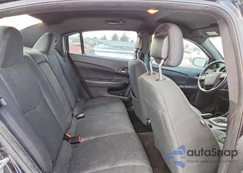 2011 Chrysler 200 Lx z USA, uszkodzony, nr VIN 1C3BC4FB0BN600317